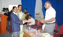 Dr.M.Chitra and Jothi, receive the scholarship 